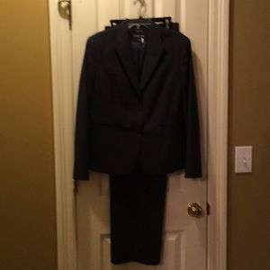 Jones of New York dress pant suit.